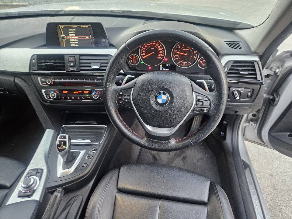 2013 BMW 320i sport f30 11.jpg